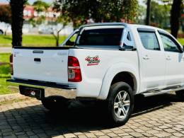 TOYOTA - HILUX - 2013/2013 - Branca - R$ 108.900,00