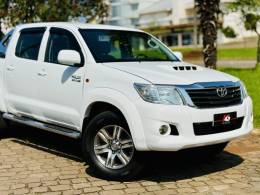 TOYOTA - HILUX - 2013/2013 - Branca - R$ 108.900,00