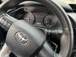 TOYOTA - HILUX - 2019/2019 - Branca - R$ 146.900,00