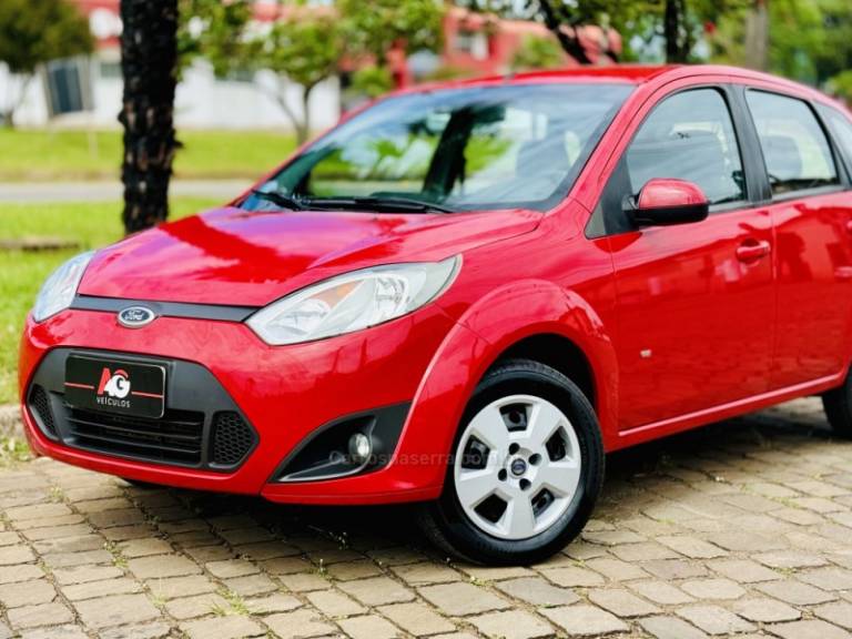 FORD - FIESTA - 2014/2014 - Vermelha - R$ 38.900,00