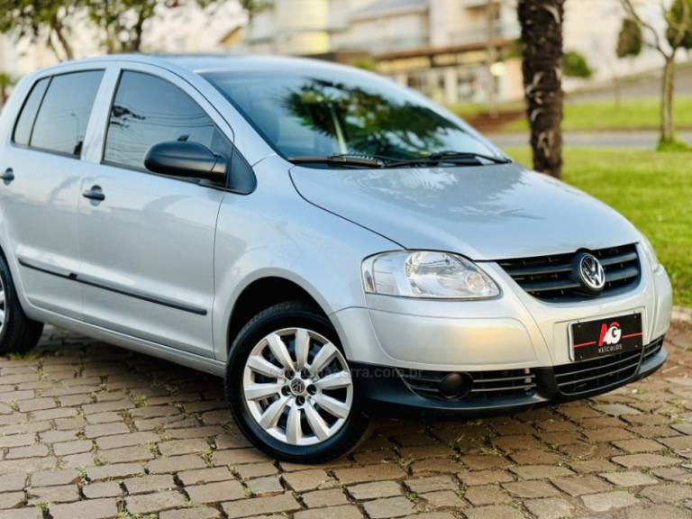 VOLKSWAGEN - FOX - 2009/2009 - Prata - R$ 29.900,00