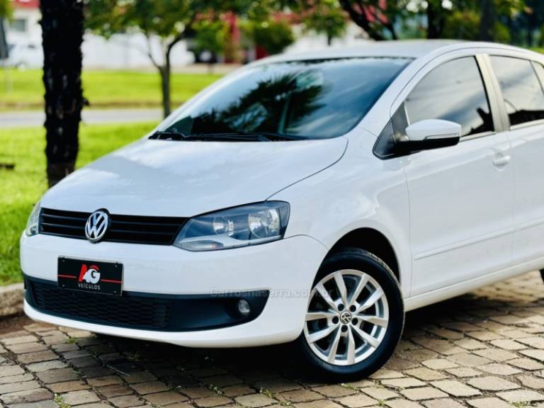 VOLKSWAGEN - FOX - 2013/2013 - Branca - R$ 42.900,00