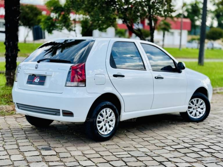 FIAT - PALIO - 2013/2013 - Branca - R$ 29.900,00