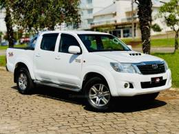 TOYOTA - HILUX - 2013/2013 - Branca - R$ 119.900,00