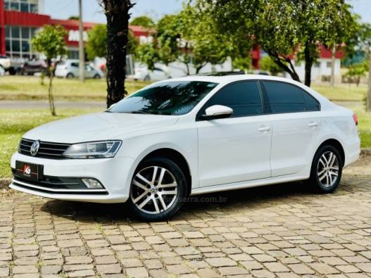 VOLKSWAGEN - JETTA - 2015/2015 - Branca - R$ 76.900,00