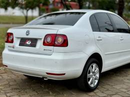 VOLKSWAGEN - POLO SEDAN - 2013/2013 - Branca - R$ 44.900,00