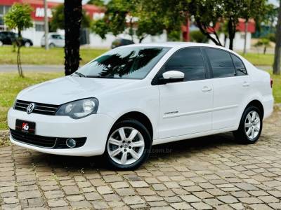 VOLKSWAGEN - POLO SEDAN - 2013/2013 - Branca - R$ 44.900,00