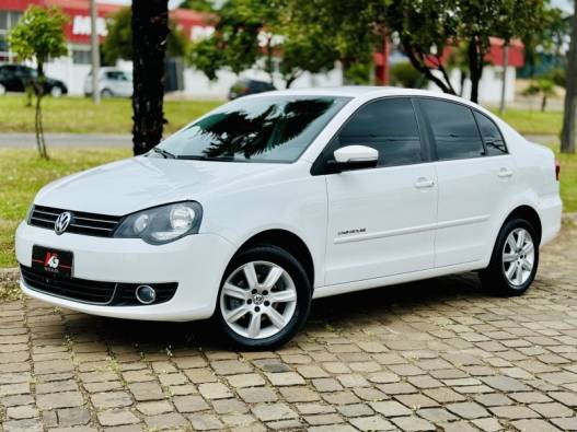 VOLKSWAGEN - POLO SEDAN - 2013/2013 - Branca - R$ 44.900,00