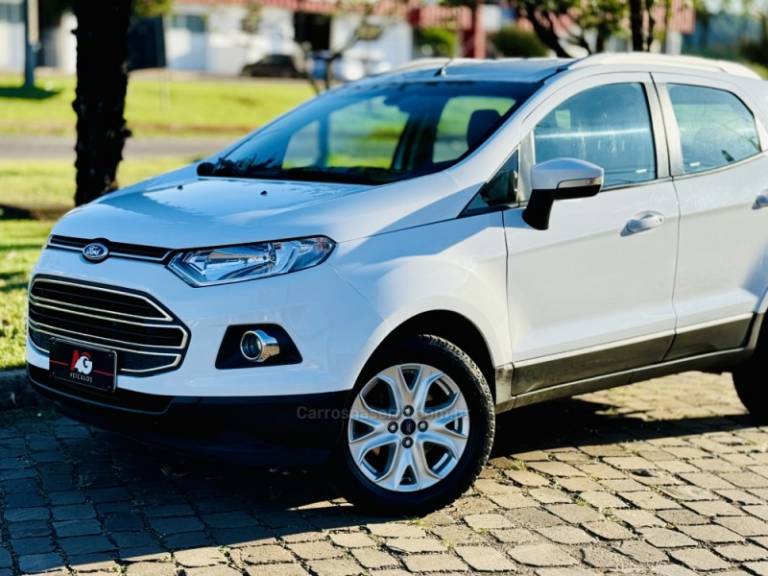 FORD - ECOSPORT - 2015/2015 - Branca - R$ 59.900,00