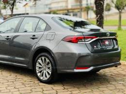 TOYOTA - COROLLA - 2022/2022 - Cinza - R$ 129.900,00