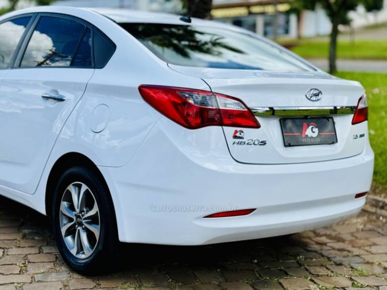 HYUNDAI - HB20S - 2015/2015 - Branca - R$ 56.900,00