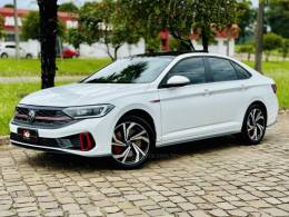 VOLKSWAGEN - JETTA - 2024/2024 - Branca - R$ 225.900,00