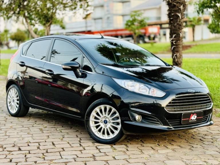 FORD - FIESTA - 2017/2017 - Preta - R$ 61.900,00