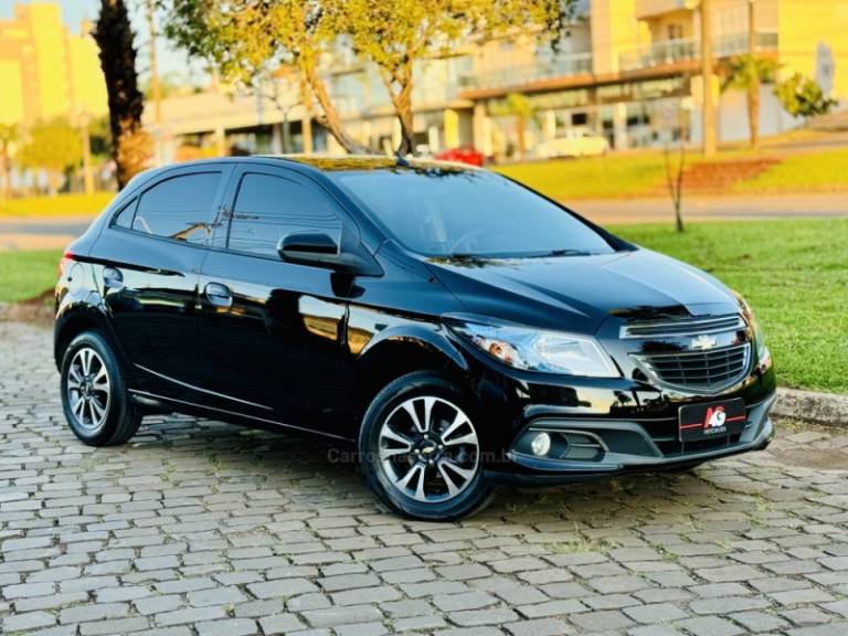 CHEVROLET - ONIX - 2015/2015 - Preta - R$ 53.900,00