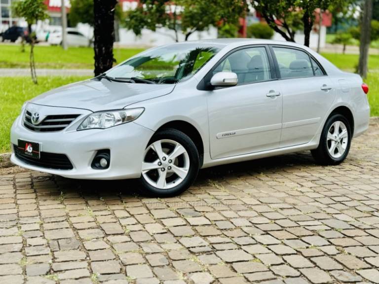 TOYOTA - COROLLA - 2012/2012 - Prata - R$ 68.900,00