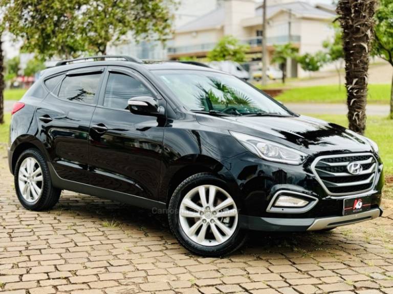 HYUNDAI - IX35 - 2016/2016 - Preta - R$ 82.900,00