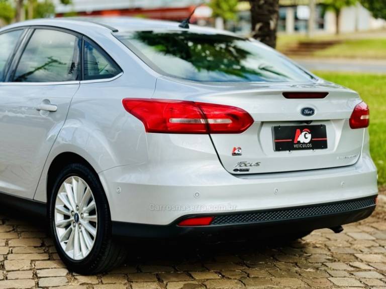 FORD - FOCUS - 2019/2019 - Prata - R$ 78.900,00