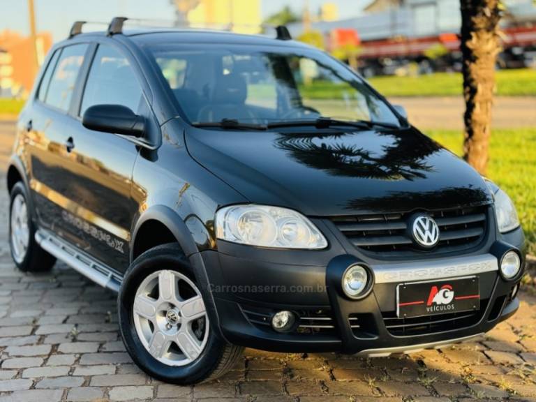 VOLKSWAGEN - CROSSFOX - 2008/2008 - Verde - R$ 36.900,00