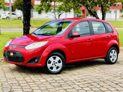 FORD - FIESTA - 2014/2014 - Vermelha - R$ 38.900,00