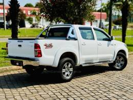 TOYOTA - HILUX - 2013/2013 - Branca - R$ 108.900,00