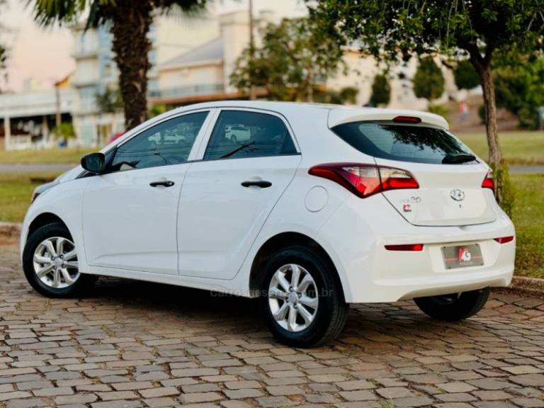 HYUNDAI - HB20 - 2019/2019 - Branca - R$ 58.900,00