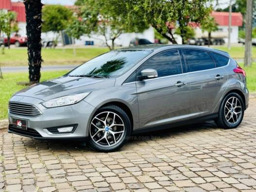 FORD - FOCUS - 2016/2016 - Cinza - R$ 67.900,00