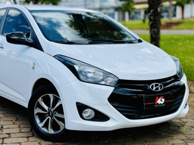 HYUNDAI - HB20S - 2015/2015 - Branca - R$ 56.900,00