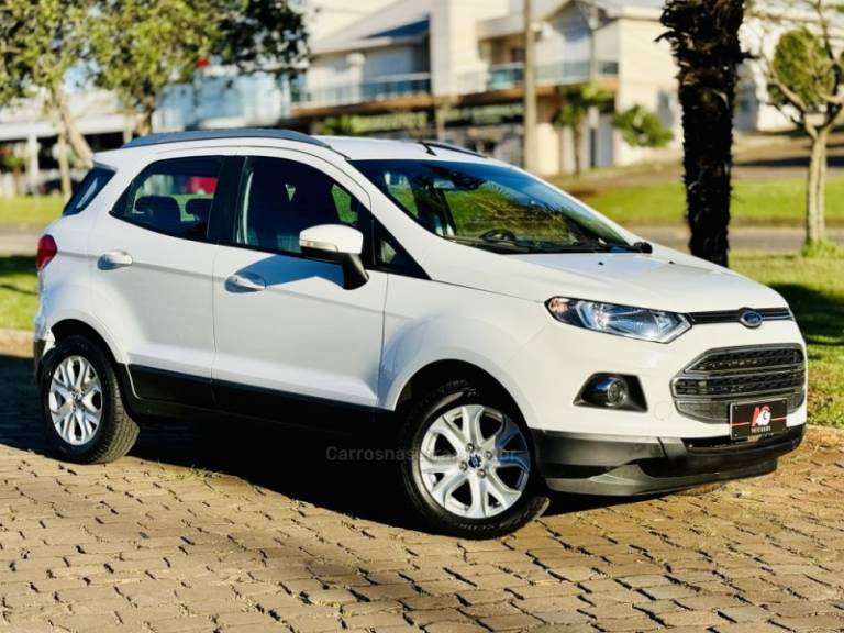 FORD - ECOSPORT - 2015/2015 - Branca - R$ 59.900,00