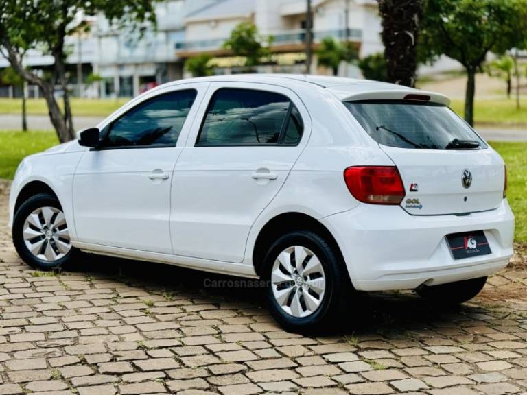 VOLKSWAGEN - GOL - 2015/2015 - Branca - R$ 41.900,00