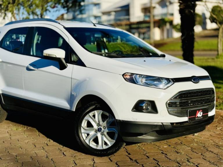 FORD - ECOSPORT - 2015/2015 - Branca - R$ 59.900,00