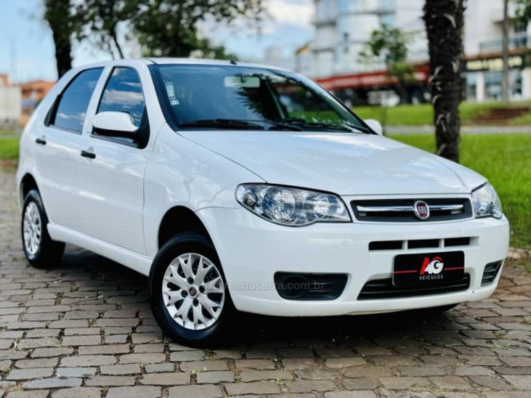 FIAT - PALIO - 2013/2013 - Branca - R$ 29.900,00