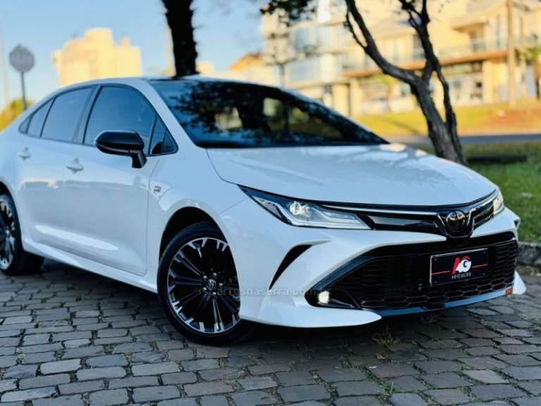 TOYOTA - COROLLA - 2023/2023 - Branca - R$ 157.900,00