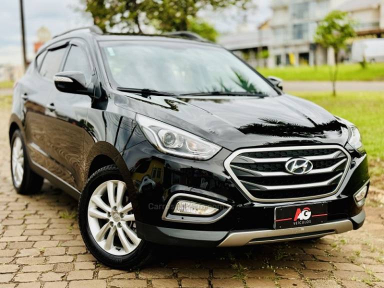 HYUNDAI - IX35 - 2016/2016 - Preta - R$ 82.900,00