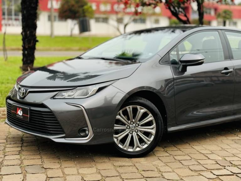 TOYOTA - COROLLA - 2022/2022 - Cinza - R$ 129.900,00