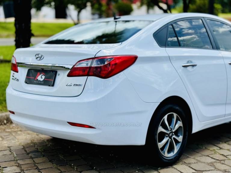 HYUNDAI - HB20S - 2015/2015 - Branca - R$ 56.900,00