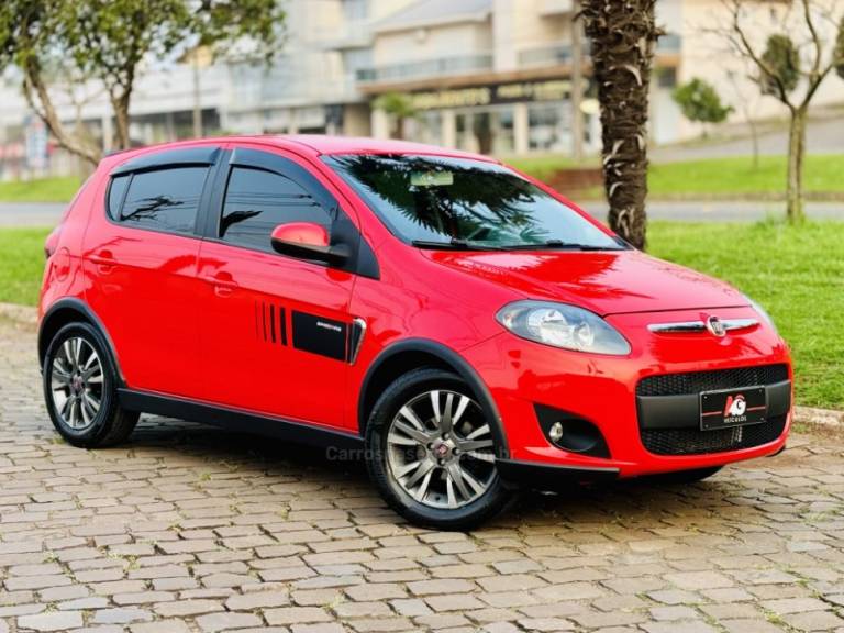 FIAT - PALIO - 2015/2015 - Vermelha - R$ 46.900,00