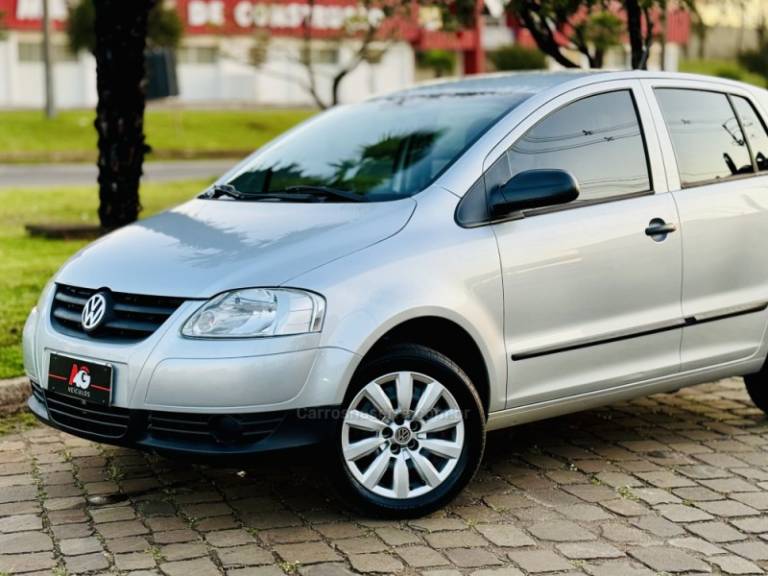 VOLKSWAGEN - FOX - 2009/2009 - Prata - R$ 29.900,00