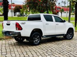 TOYOTA - HILUX - 2019/2019 - Branca - R$ 146.900,00