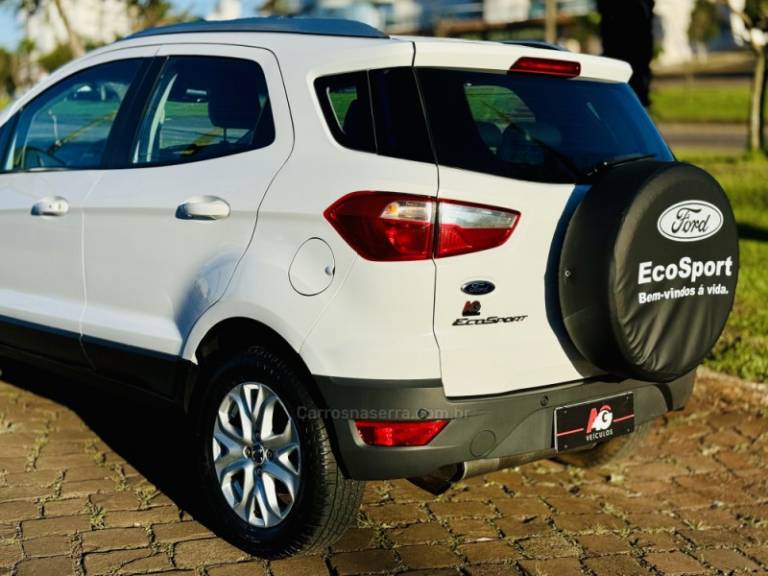 FORD - ECOSPORT - 2015/2015 - Branca - R$ 59.900,00