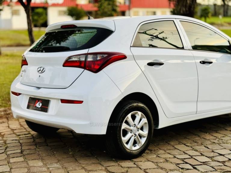 HYUNDAI - HB20 - 2019/2019 - Branca - R$ 58.900,00