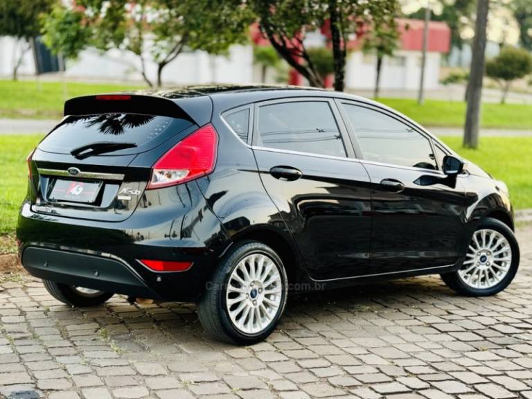 FORD - FIESTA - 2017/2017 - Preta - R$ 61.900,00