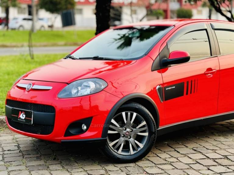 FIAT - PALIO - 2015/2015 - Vermelha - R$ 46.900,00