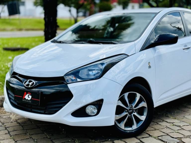 HYUNDAI - HB20S - 2015/2015 - Branca - R$ 56.900,00