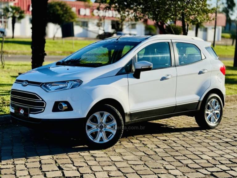 FORD - ECOSPORT - 2015/2015 - Branca - R$ 59.900,00