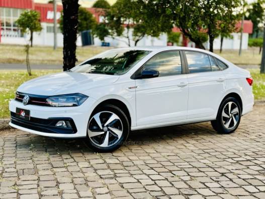 VOLKSWAGEN - VIRTUS - 2020/2020 - Branca - R$ 109.900,00